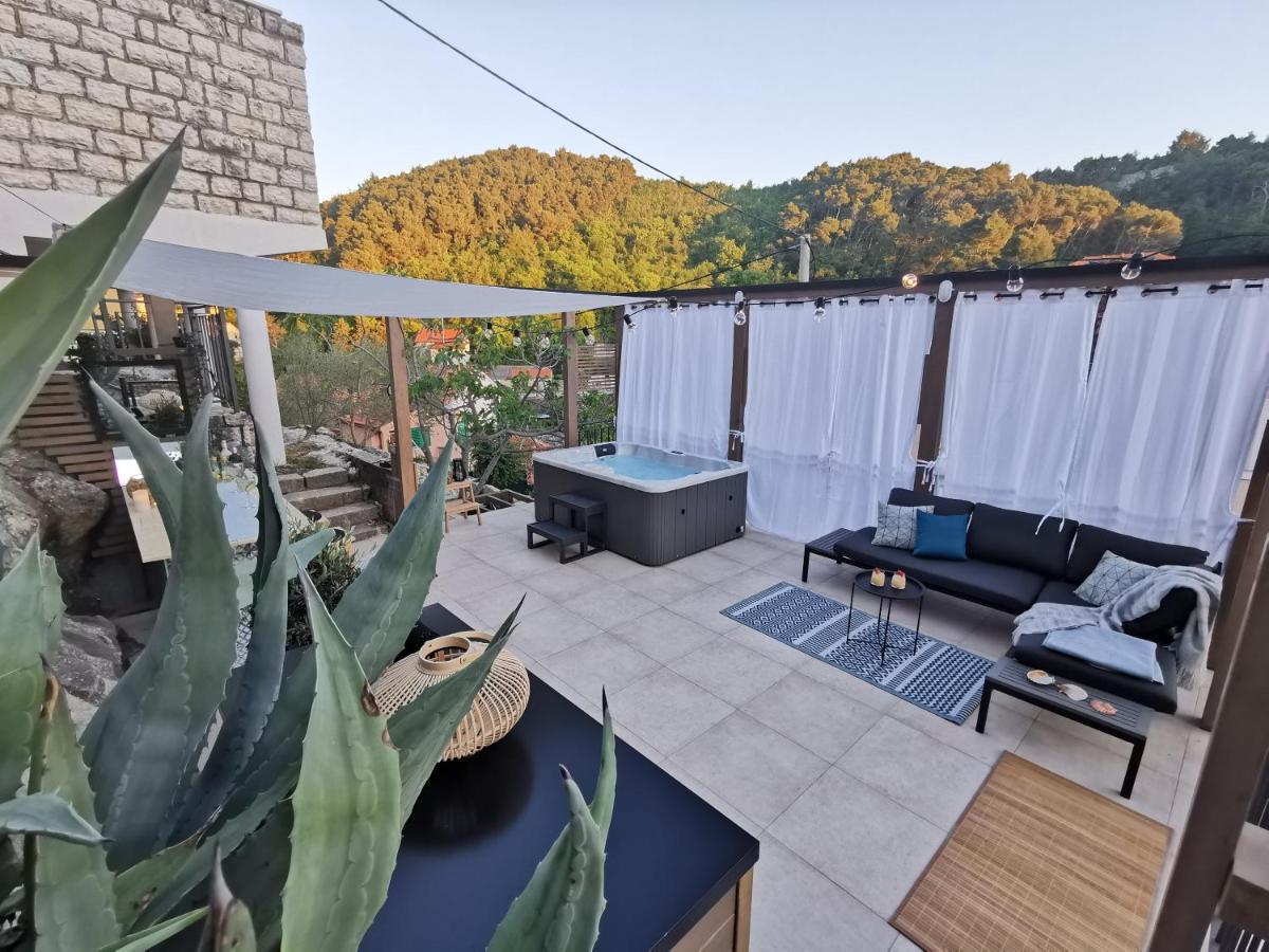 Calendula Villa