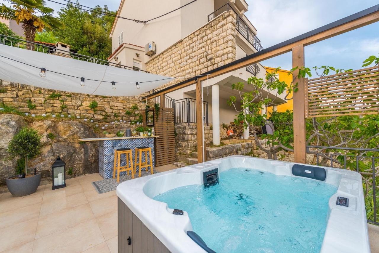 Calendula Villa